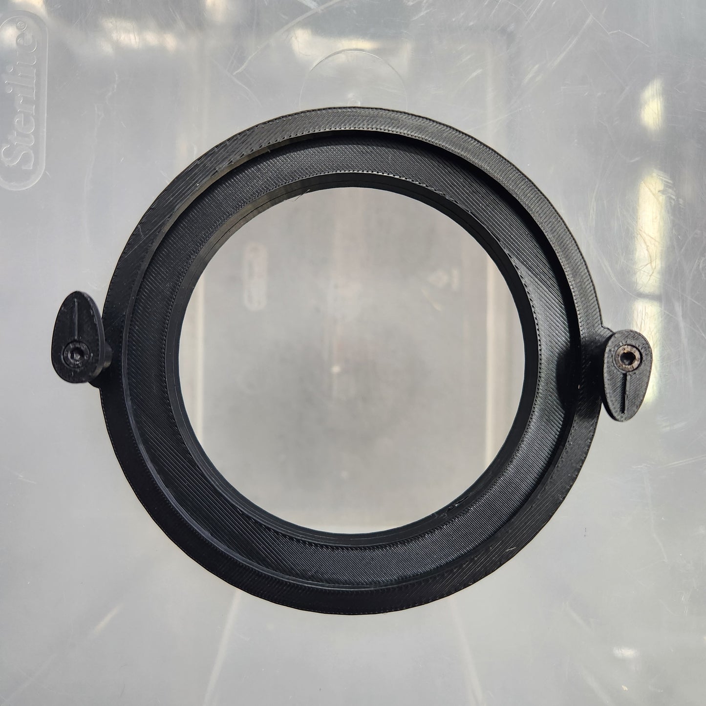 Round Ventilated Feeding/Access Hatch Large