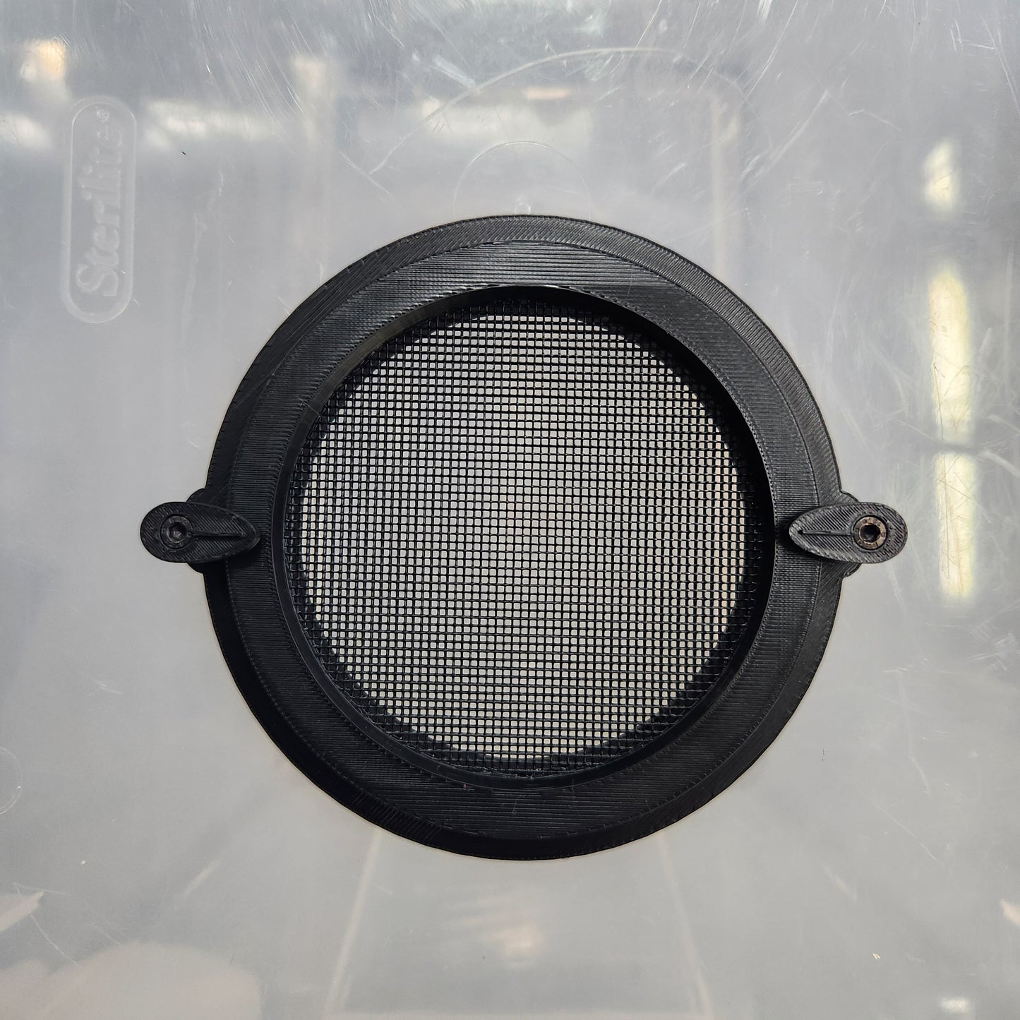 Round Ventilated Feeding/Access Hatch Large